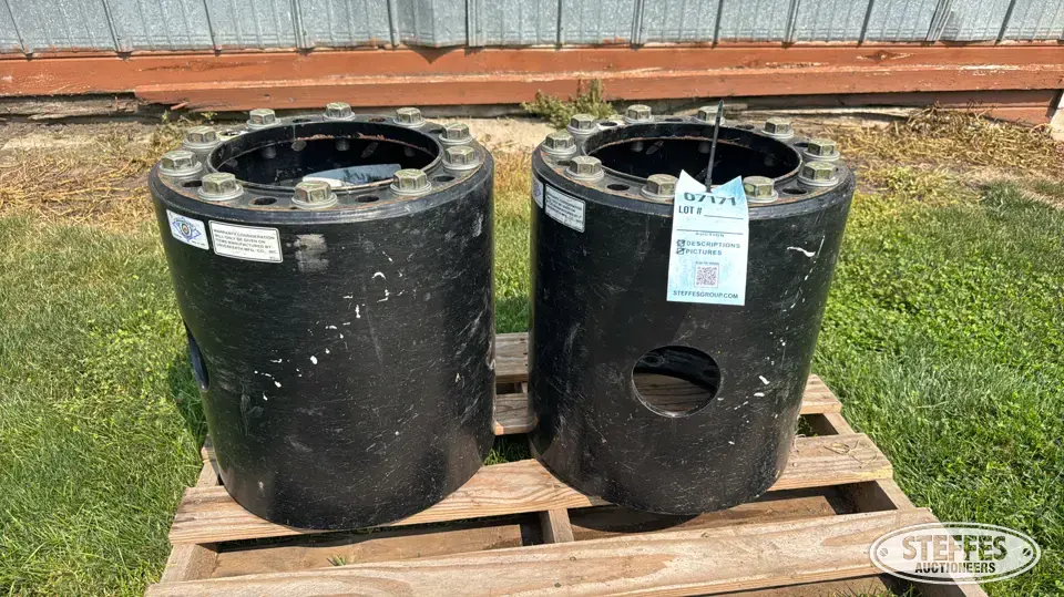 (2) Unverferth wheel spacers Tractor Part