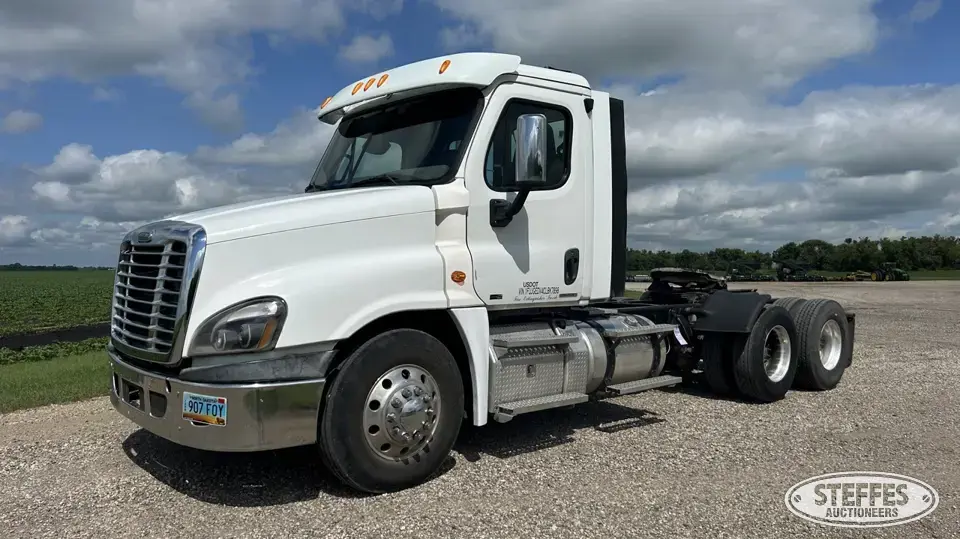 2012 Freightliner Cascadia 125 Conventional Truck without Sleeper