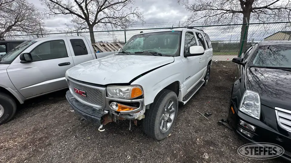 2005 GMC Yukon Denali SUV