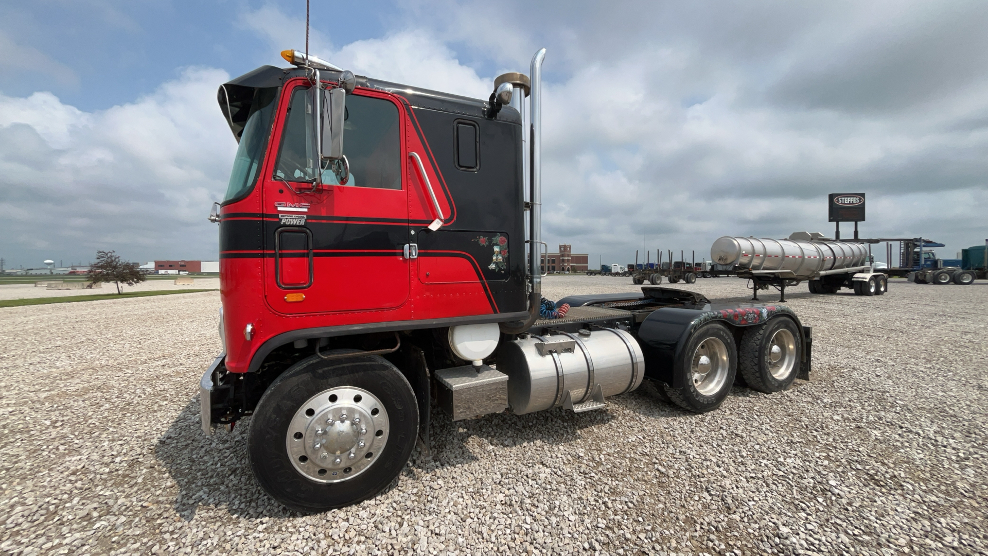 Steffes Group | 1974 GMC Astro 95