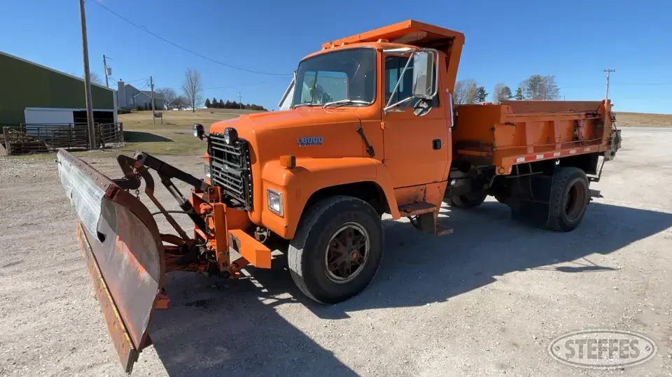 1991 Ford L8000 Plow-Spreader Truck