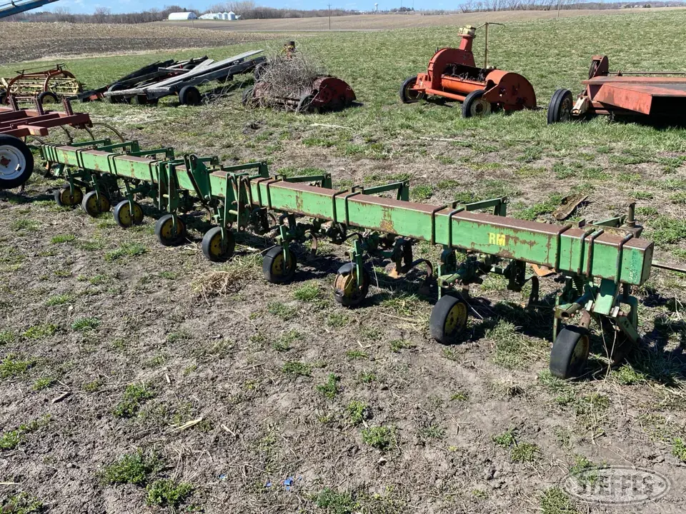 John Deere RM Row Crop Cultivator