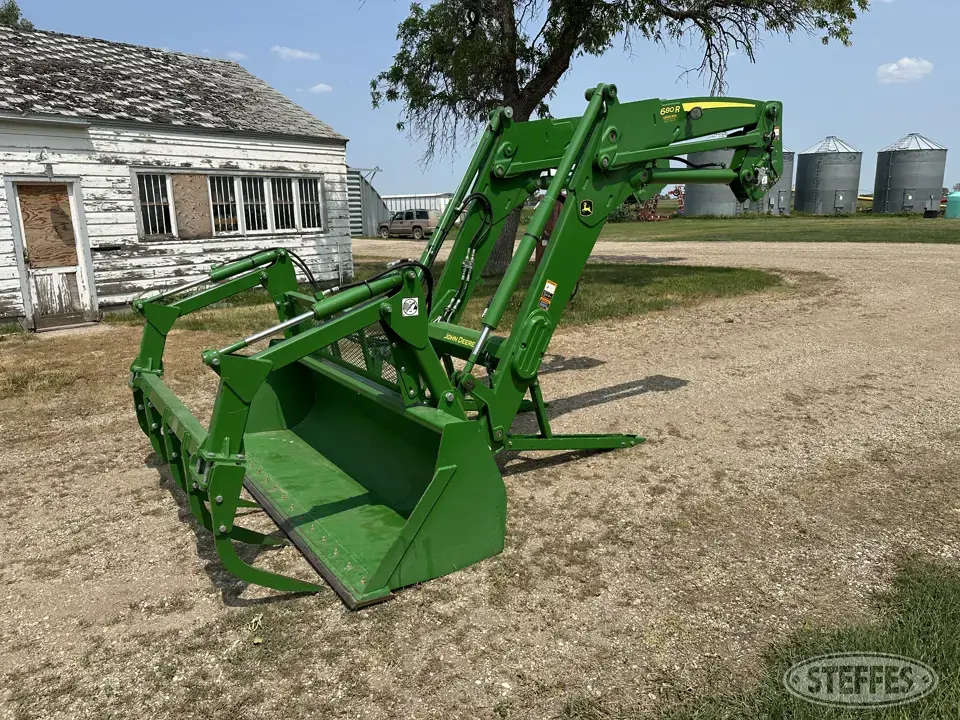 2019 John Deere 680R Tractor Loaders and Attachment