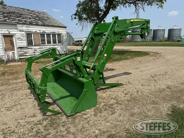 2019 John Deere 680R