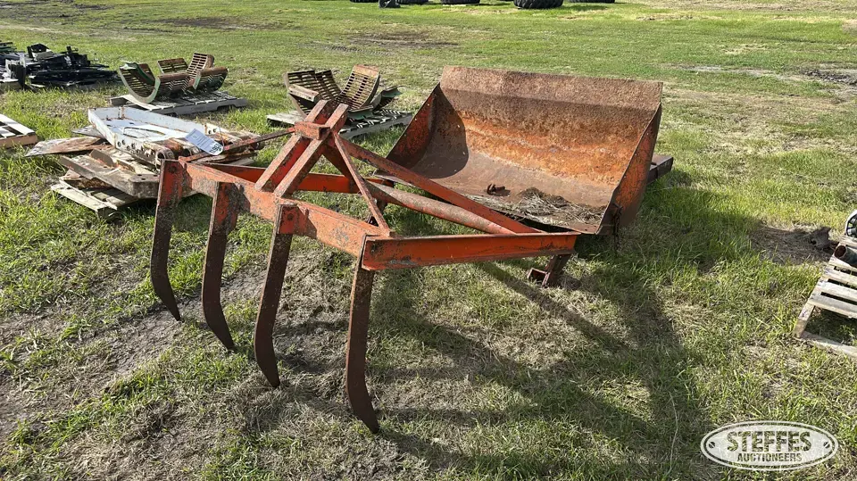 Dual loader bucket & grapple Tractor Loaders and Attachment