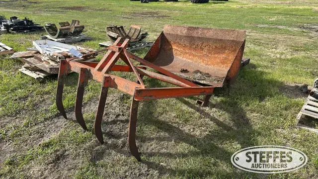 Dual loader bucket & grapple