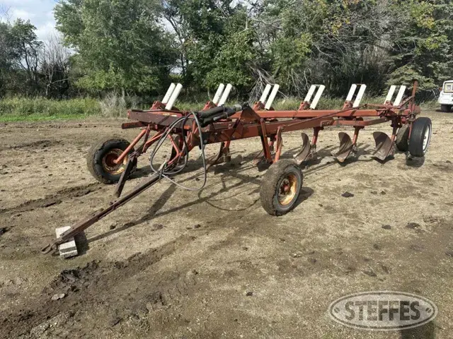 International 770