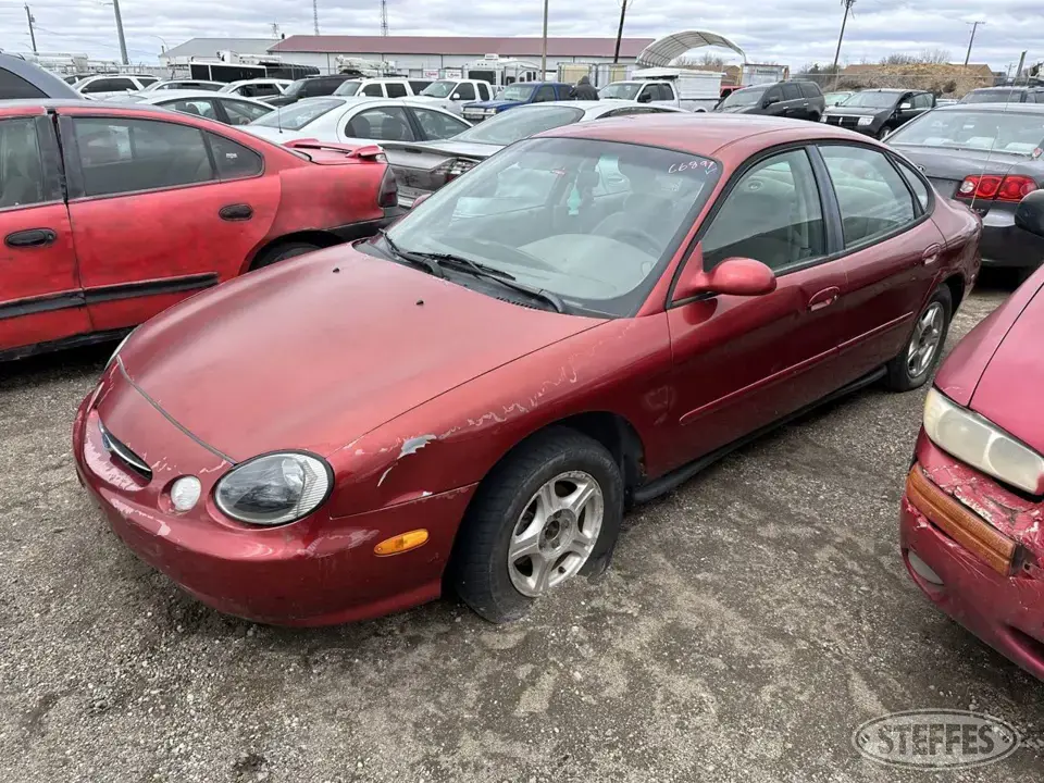 1999 Ford Taurus SE Car
