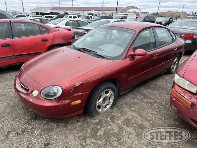 1999 Ford Taurus SE