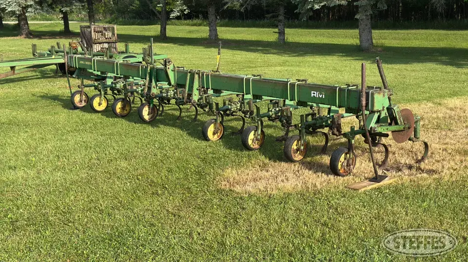 John Deere RM Row Crop Cultivator