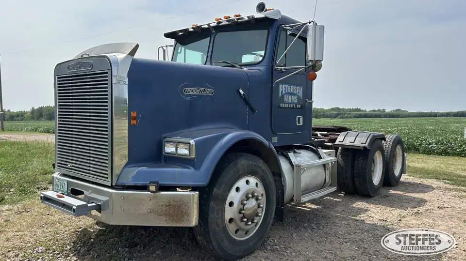 1986 Freightliner FLC120 Conventional Truck without Sleeper