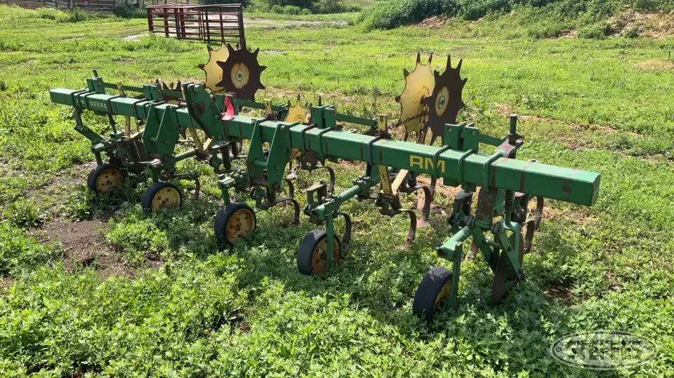 John Deere RM Row Crop Cultivator