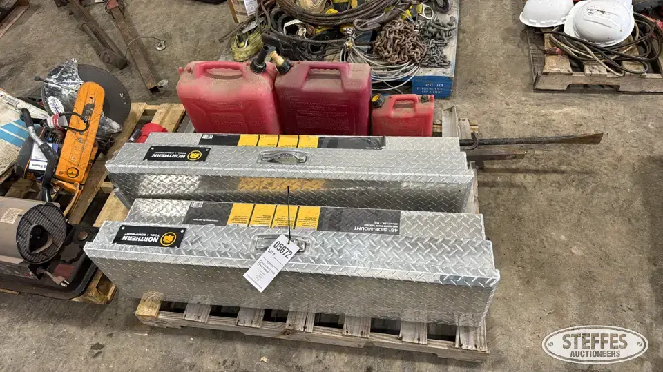 (2) Northern side toolboxes & (3) gas cans Truck-Trailer Part