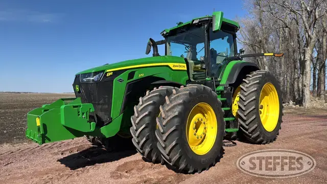 2022 John Deere 8R 370