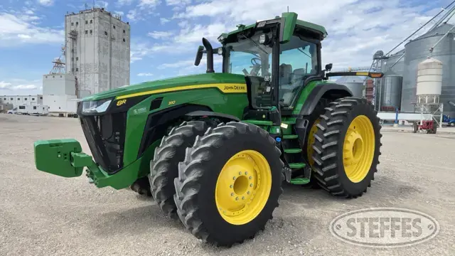 2022 John Deere 8R 310