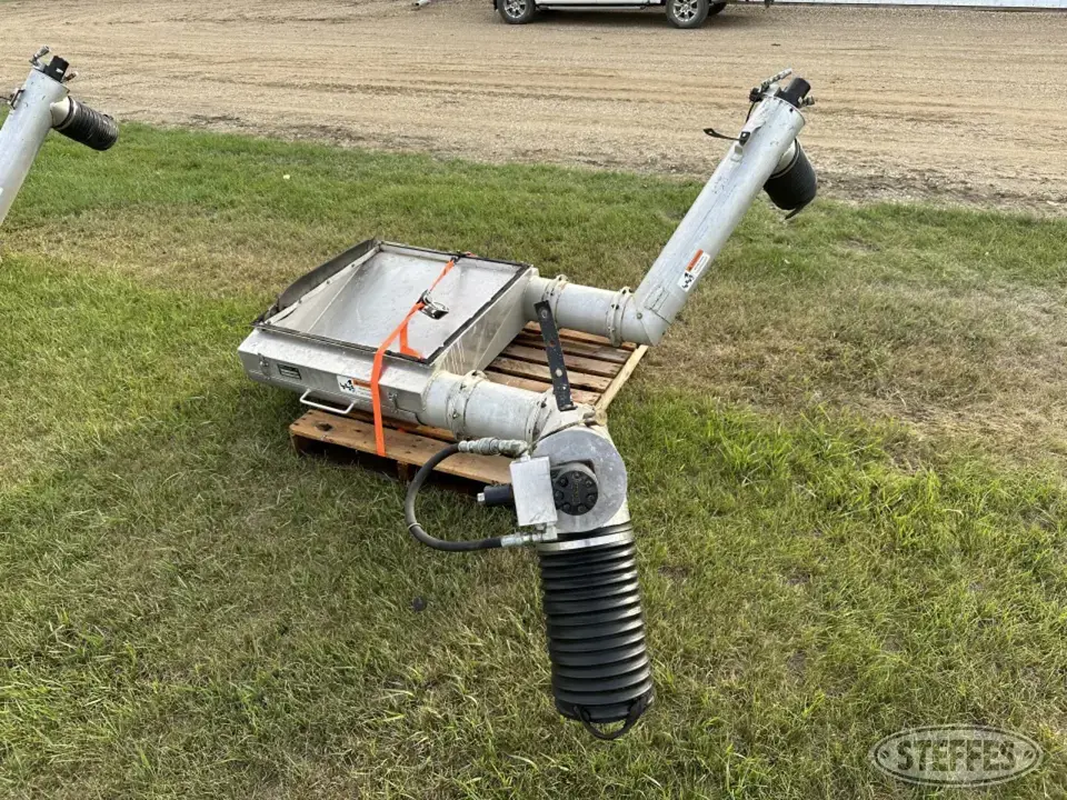 Michel's Industries Transfer-Jump Augers and Conveyor