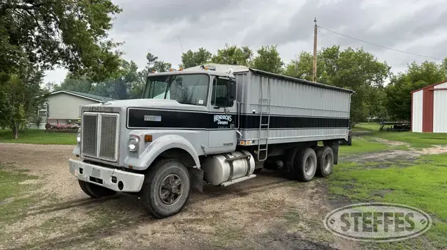 1979 White Road Boss 2