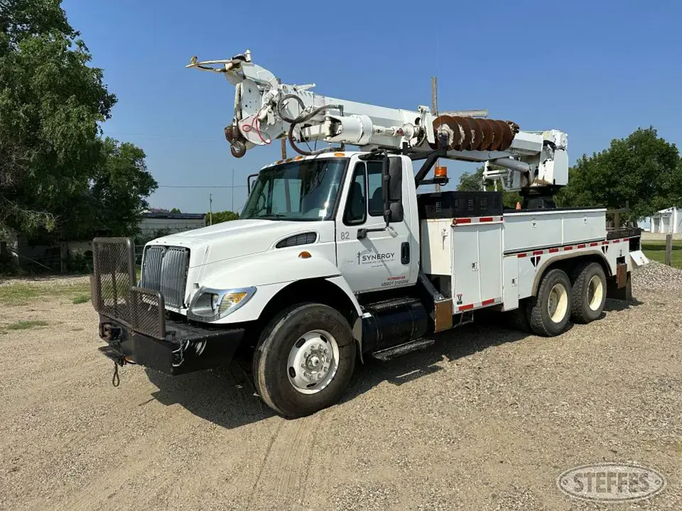 2005 International 7400 Specialty Truck
