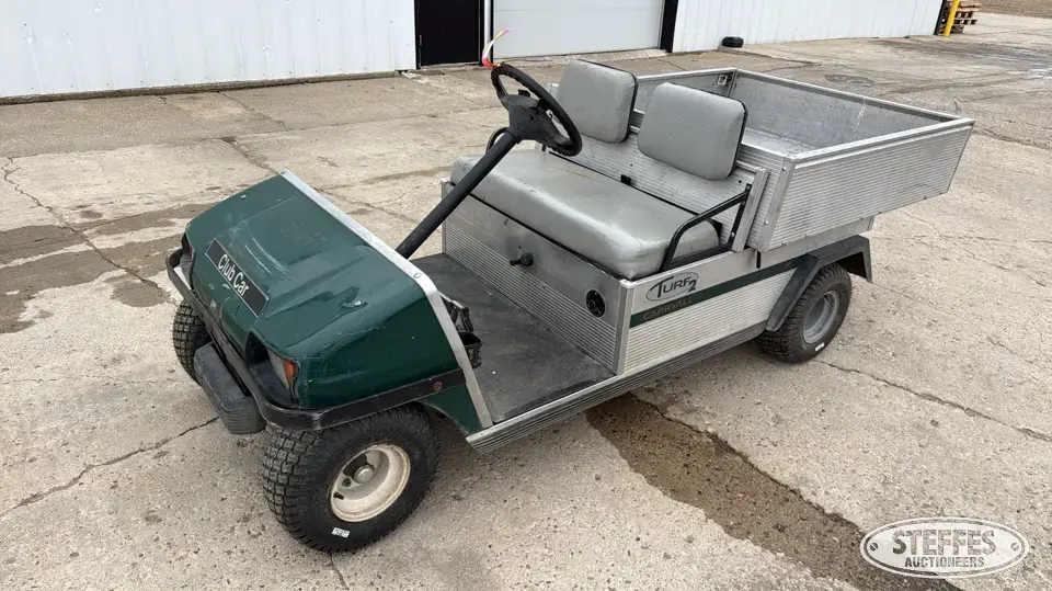 2004 Club Car Turf 2 Golf Cart