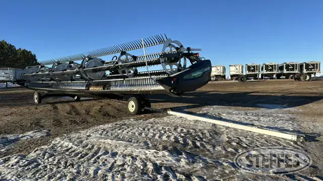 2022 MacDon FD240