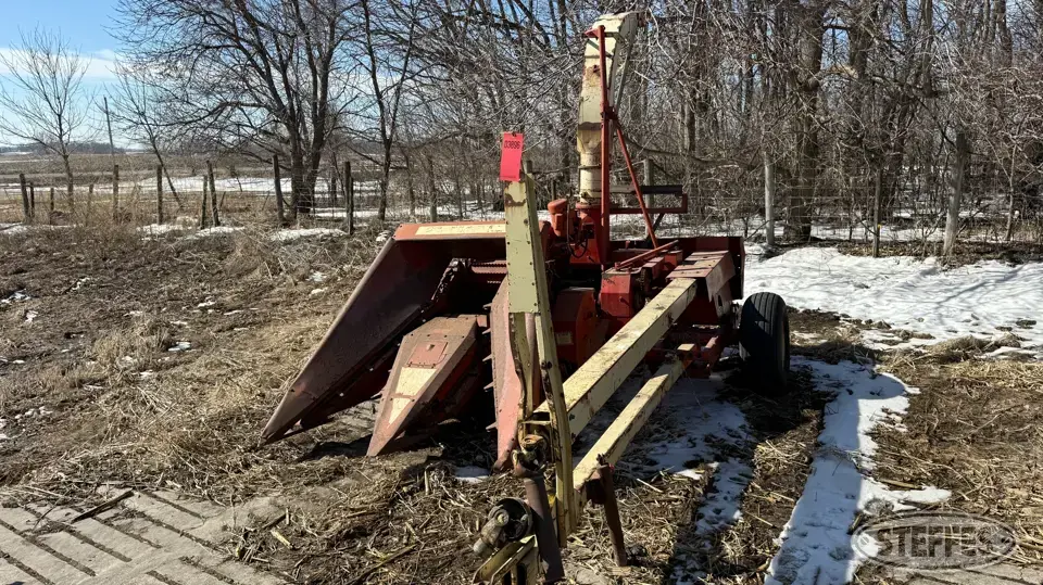 Gehl KS600 Pull-Type Harvester