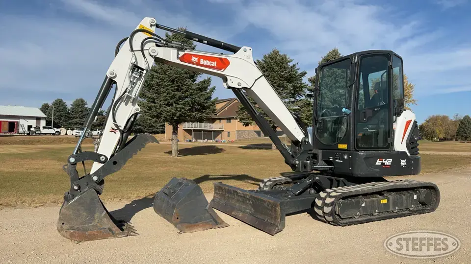 2023 Bobcat E42-R2 Series Mini-Excavator