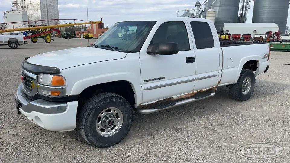 2004 GMC 2500 HD 3 Quarter Ton Pickup