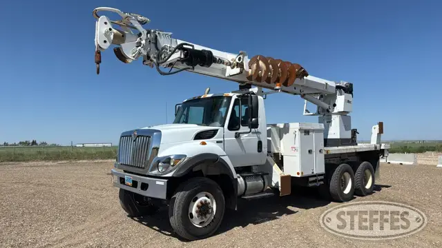 2013 International 7400 SFA