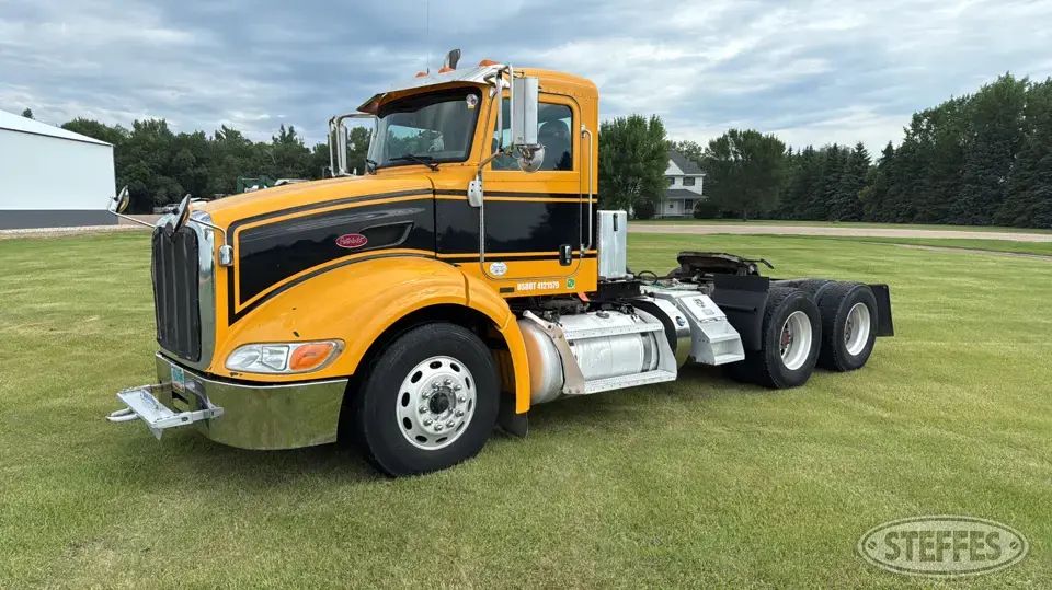 2013 Peterbilt 384 Conventional Truck without Sleeper