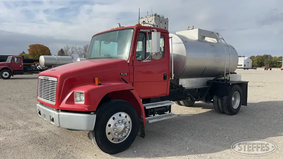 1995 Freightliner FL70 Tender Truck