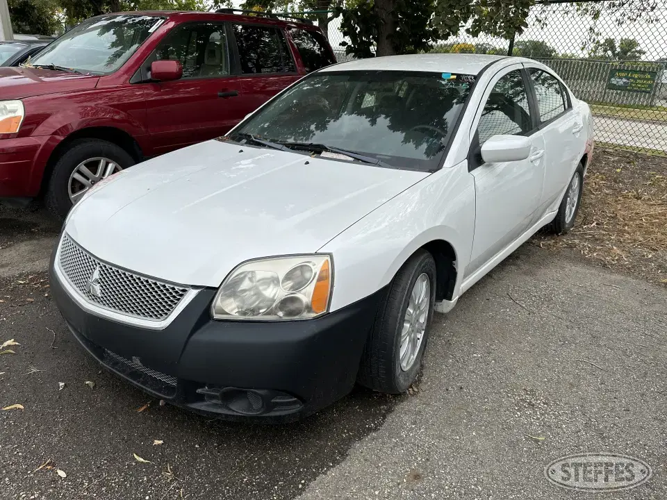 2012 Mitsubishi Galant FE Car