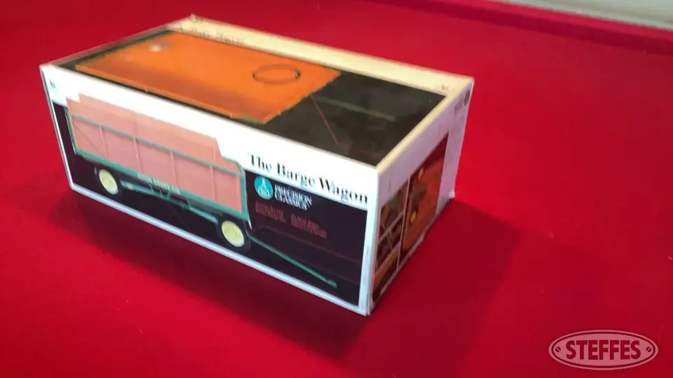 John Deere Barge Wagon Precision Classics #16 Toy