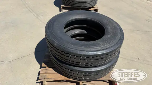 (2) Bridgestone M726 11R22.5 tires