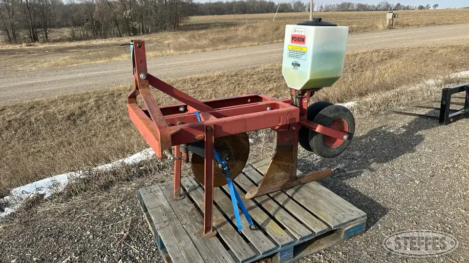Elston Gopher Getter Farm Support Item