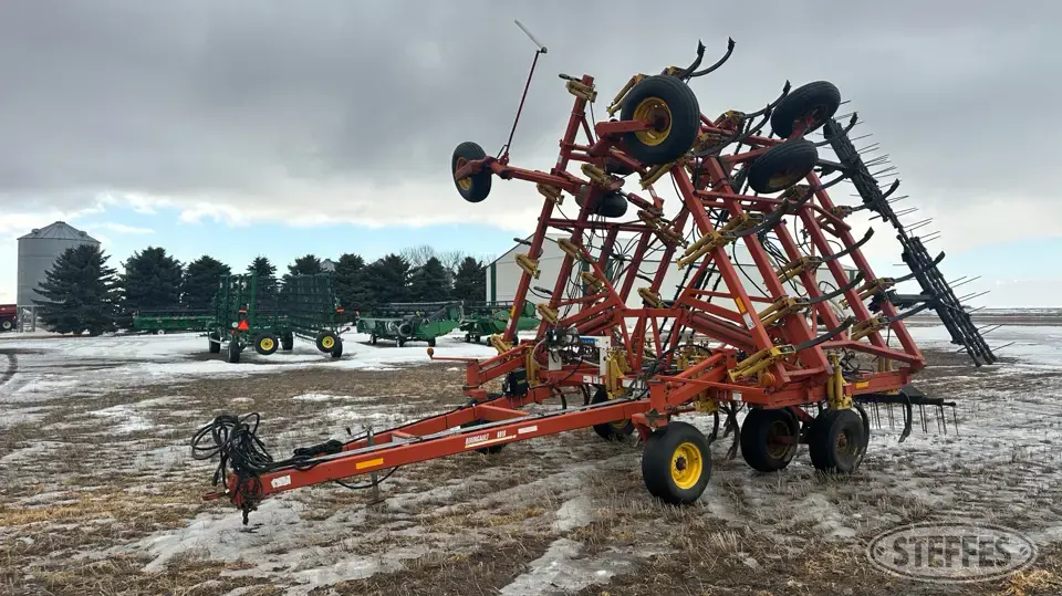 Bourgault 8810 Field Cultivator