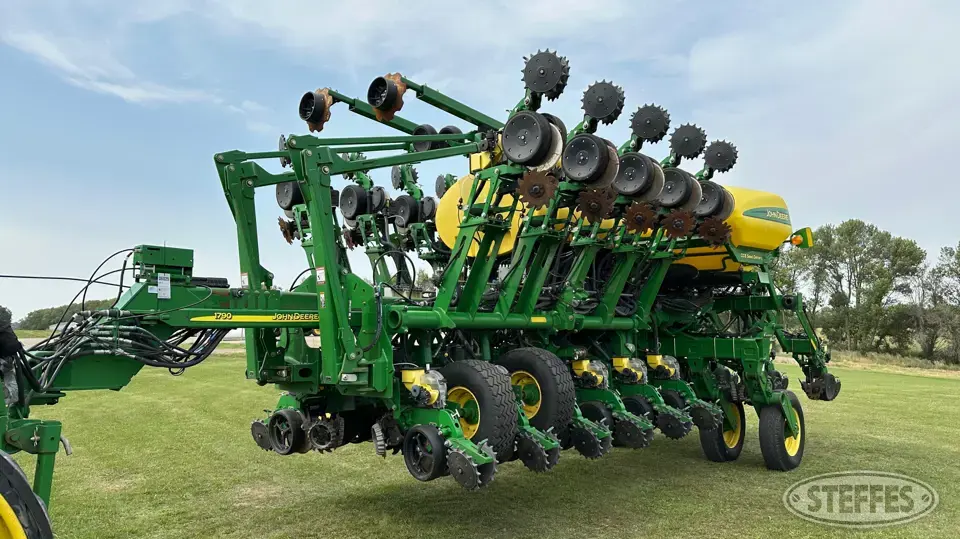 2011 John Deere 1790 12 or More Row Planter