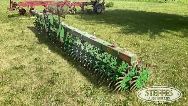 John Deere 400