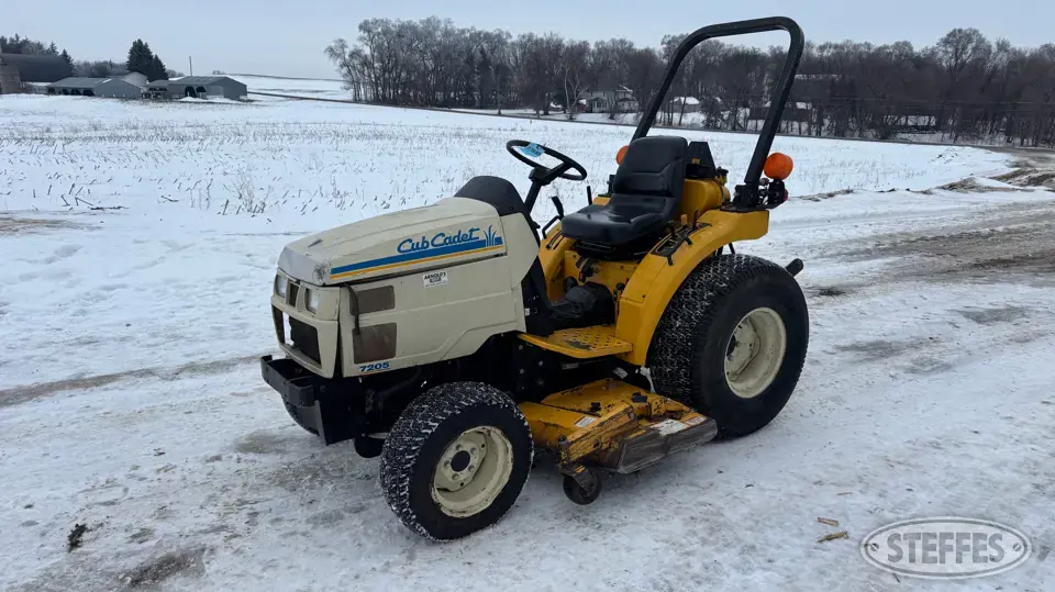 Cub Cadet 7205 Lawn Tractor