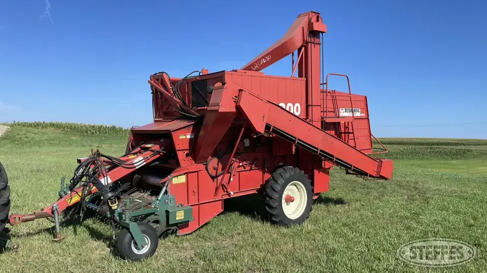 Bush Hog/Lilliston 6200 Edible Bean Combine