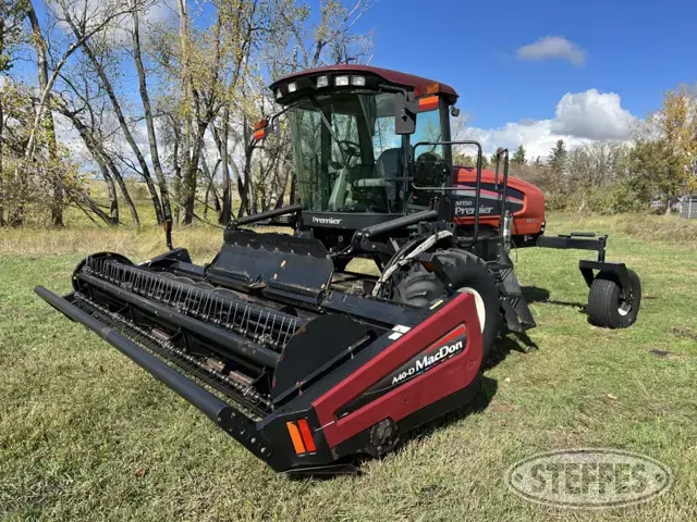 2007 MacDon M150 Premier