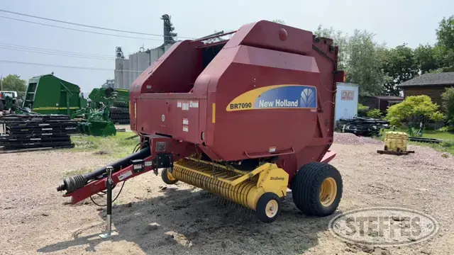 2011 New Holland BR7090