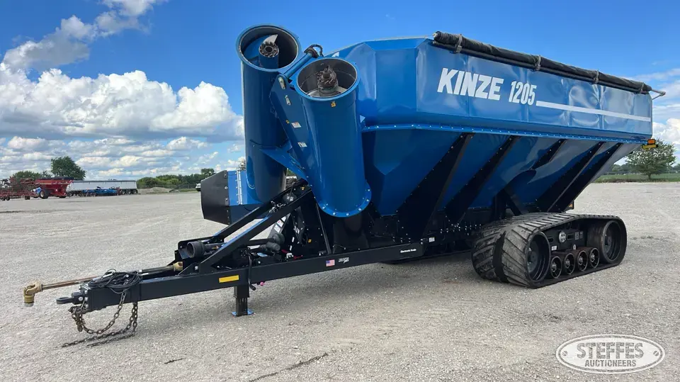 2021 Kinze 1205 Grain Cart