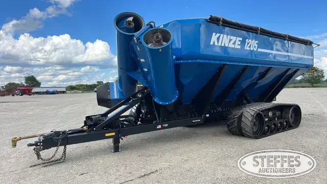 2021 Kinze 1205
