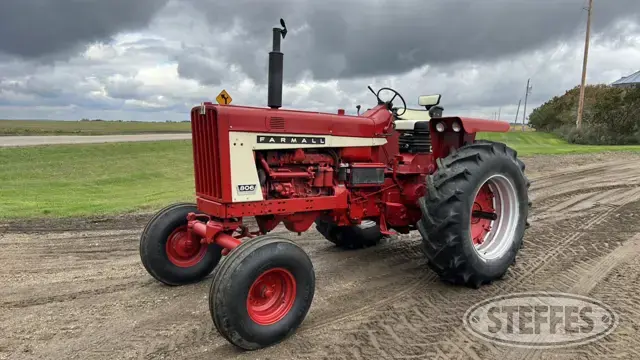 1965 Farmall 806