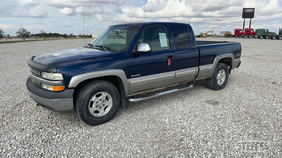 2002 Chevrolet 1500 Silverado Half Ton Pickup