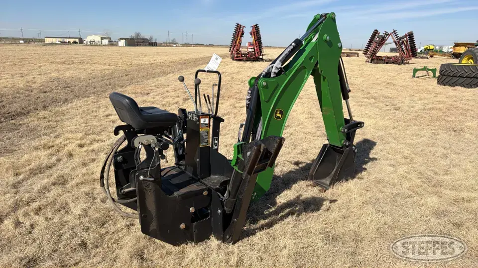 2012 John Deere 485 Tractor Loaders and Attachment