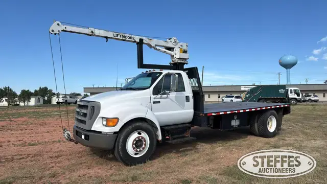 Lift Moore 5000W on 2004 Ford Super Duty F-650