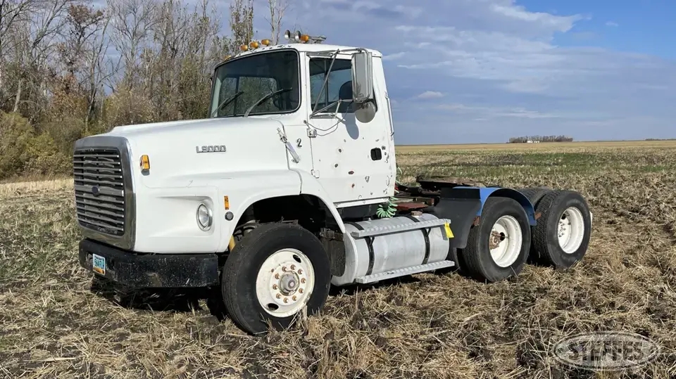 1992 Ford L9000 Conventional Truck without Sleeper