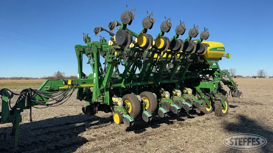 2005 John Deere 1790 12 or More Row Planter