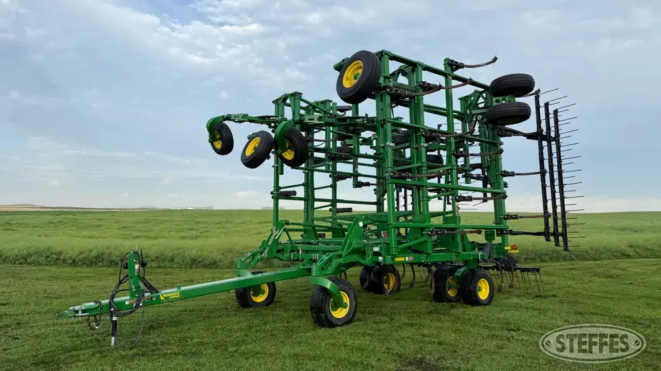 2018 John Deere 2410 Chisel Plow